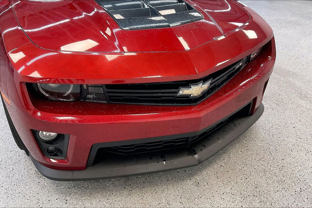 Used 2015 Chevrolet Camaro ZL1 RWD image 31