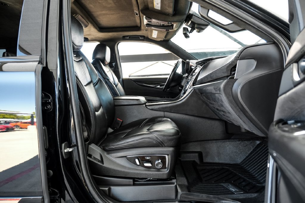 Used 2020 Cadillac Escalade Platinum AWD/4WD image 37
