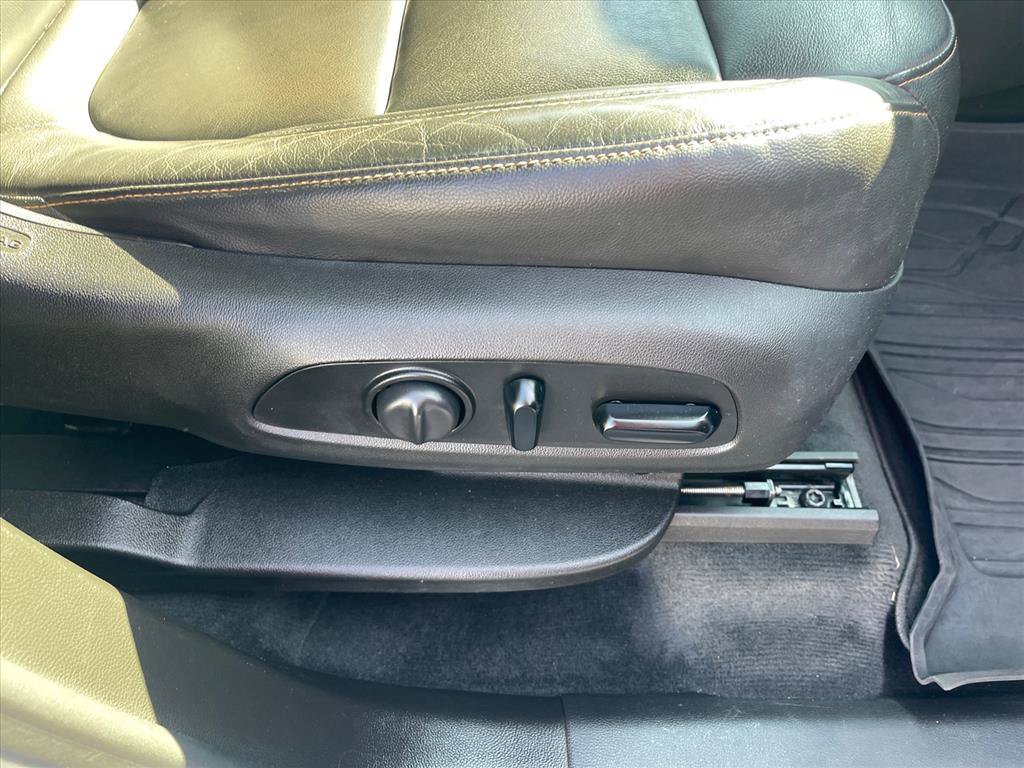 Used 2021 Chevrolet Traverse RS w/ LPO, 'HIT The Road' Package image 17