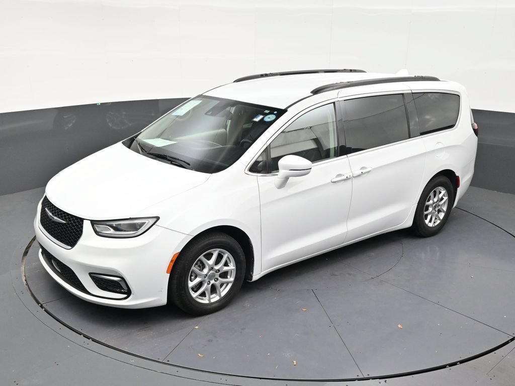 Used 2022 Chrysler Pacifica Touring-L FWD image 12