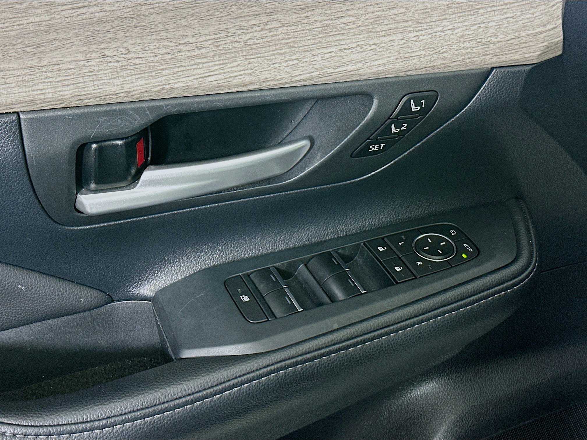 Used 2025 Toyota Grand Highlander AWD image 14