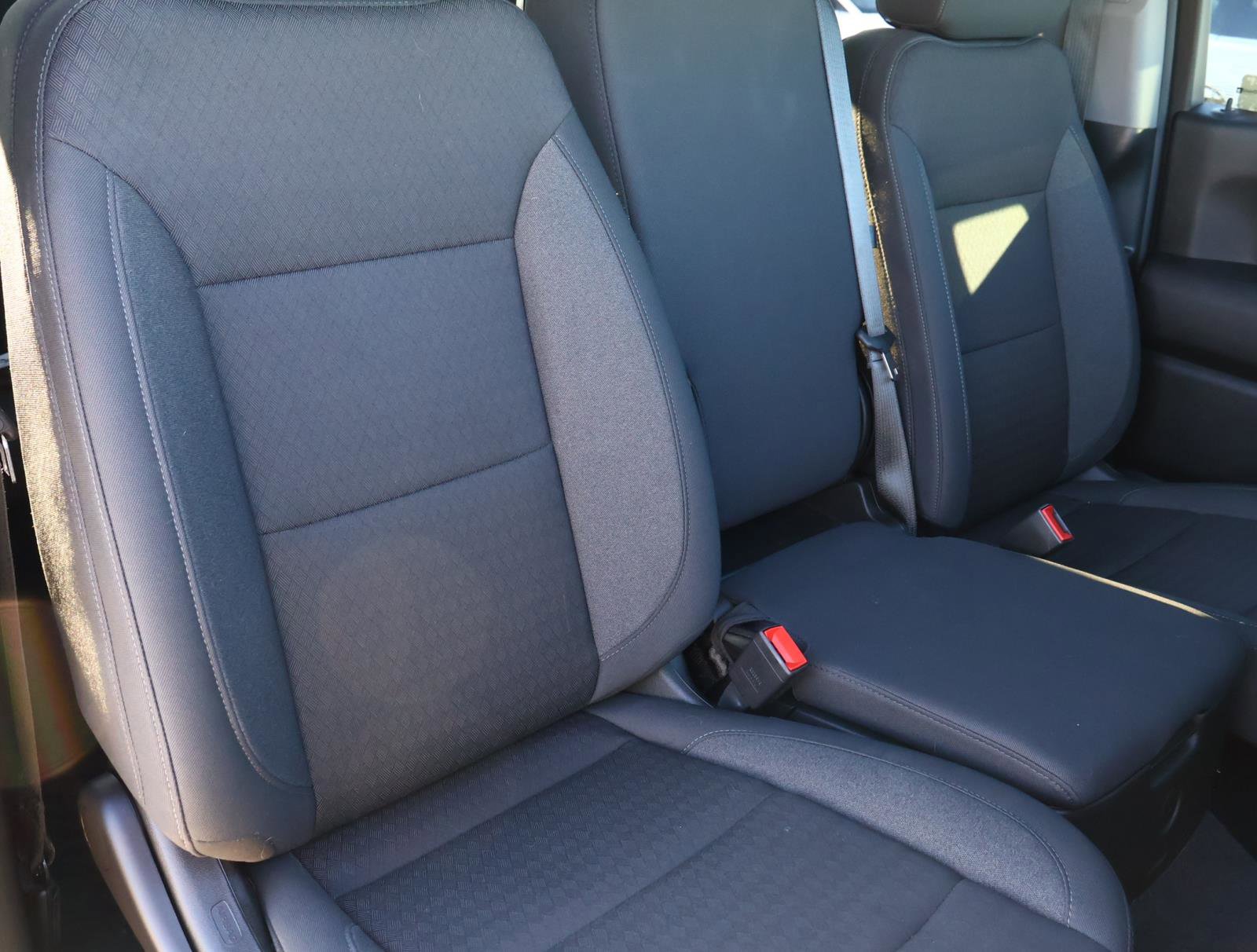 Used 2025 Chevrolet Silverado 1500 Custom image 18