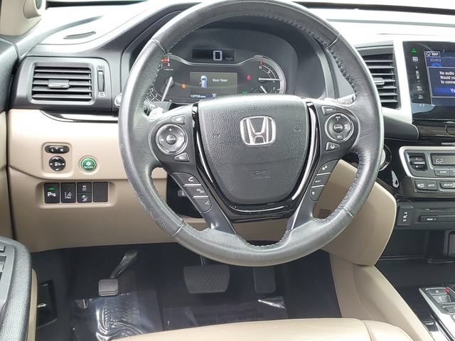 Used 2016 Honda Pilot Touring image 11