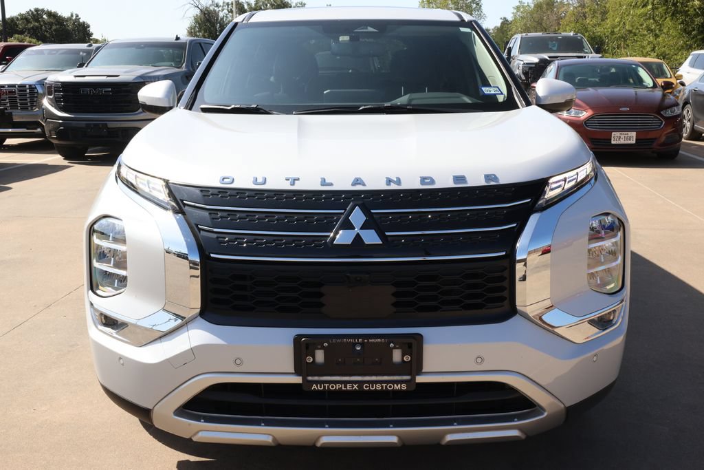Used 2024 Mitsubishi Outlander SE FWD image 2