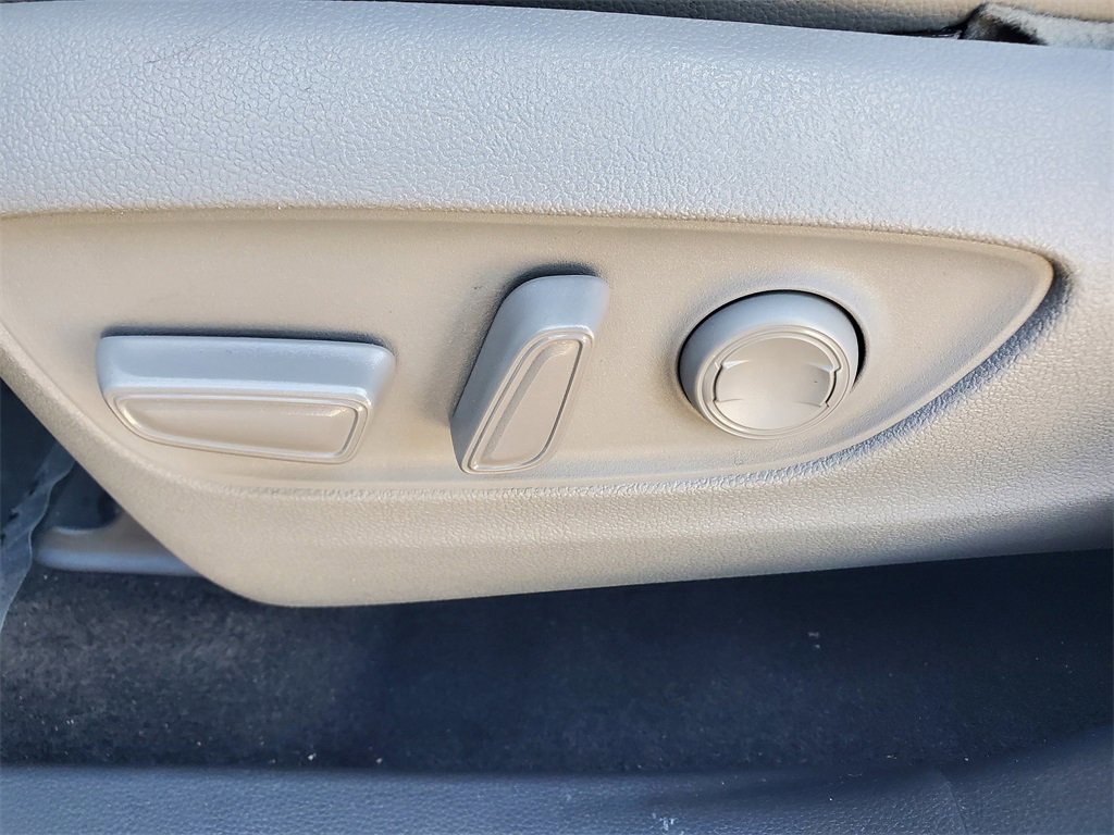 Used 2023 Toyota Highlander XLE image 20