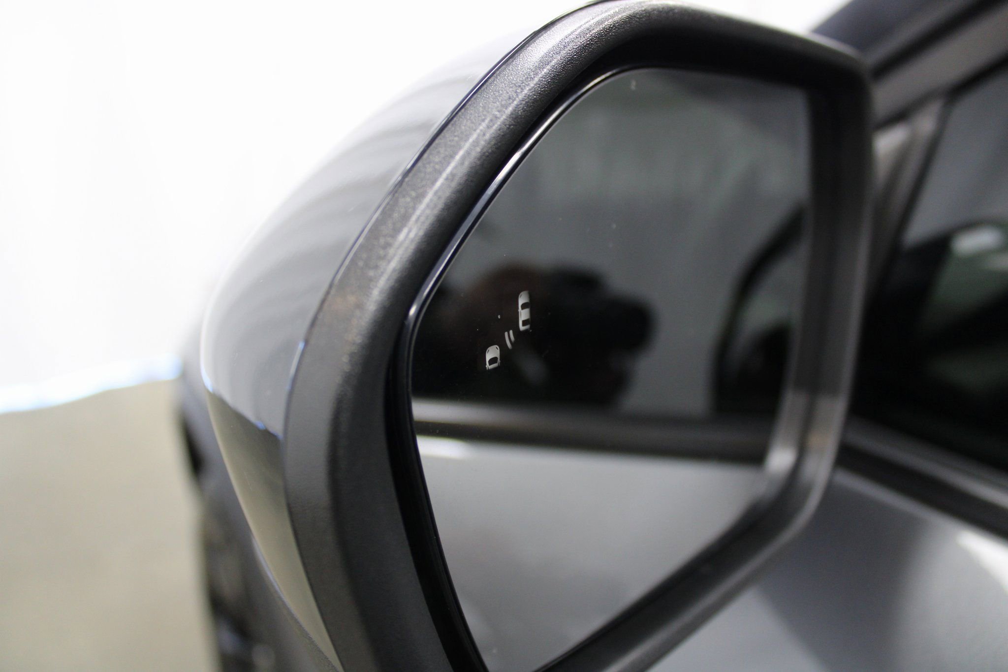 Used 2023 Ford Explorer ST-Line w/ Class IV Trailer Tow Package image 10