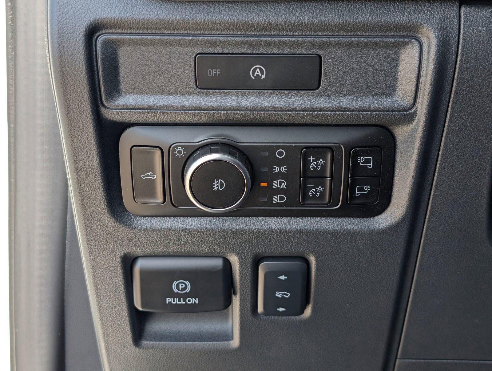 Used 2025 Ford F150 Lariat w/ Equipment Group 502A High image 26