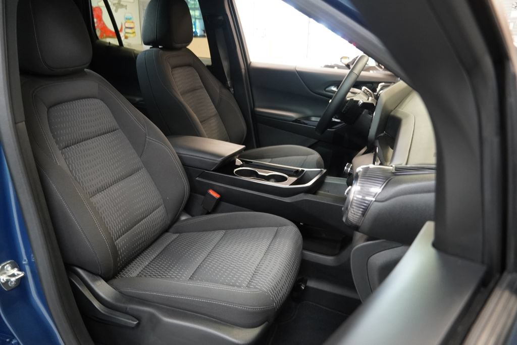 Used 2025 Chevrolet Equinox LT w/ Safety and Technology Package AWD/4WD image 35