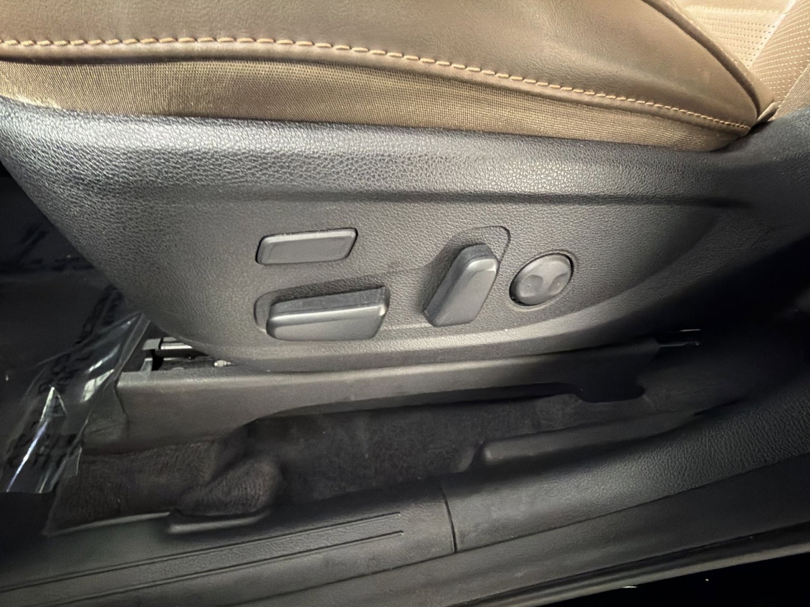 Used 2020 Kia Telluride SX w/ SX Prestige Package image 14