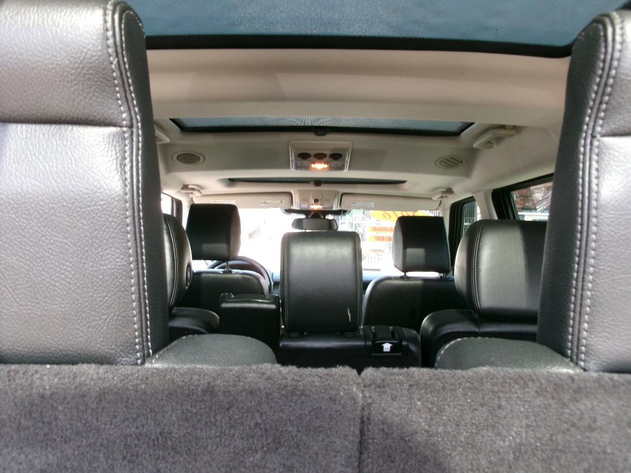 Used 2016 Land Rover LR4 HSE Silver Edition AWD/4WD image 17