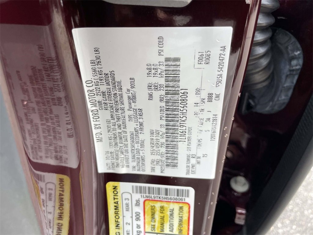 Used 2017 Lincoln Continental Select w/ Climate Package image 10