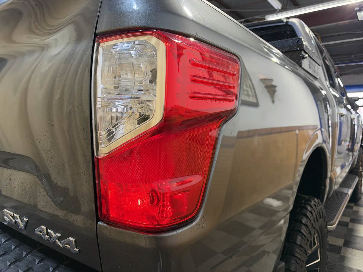 Used 2017 Nissan Titan SV AWD/4WD image 10