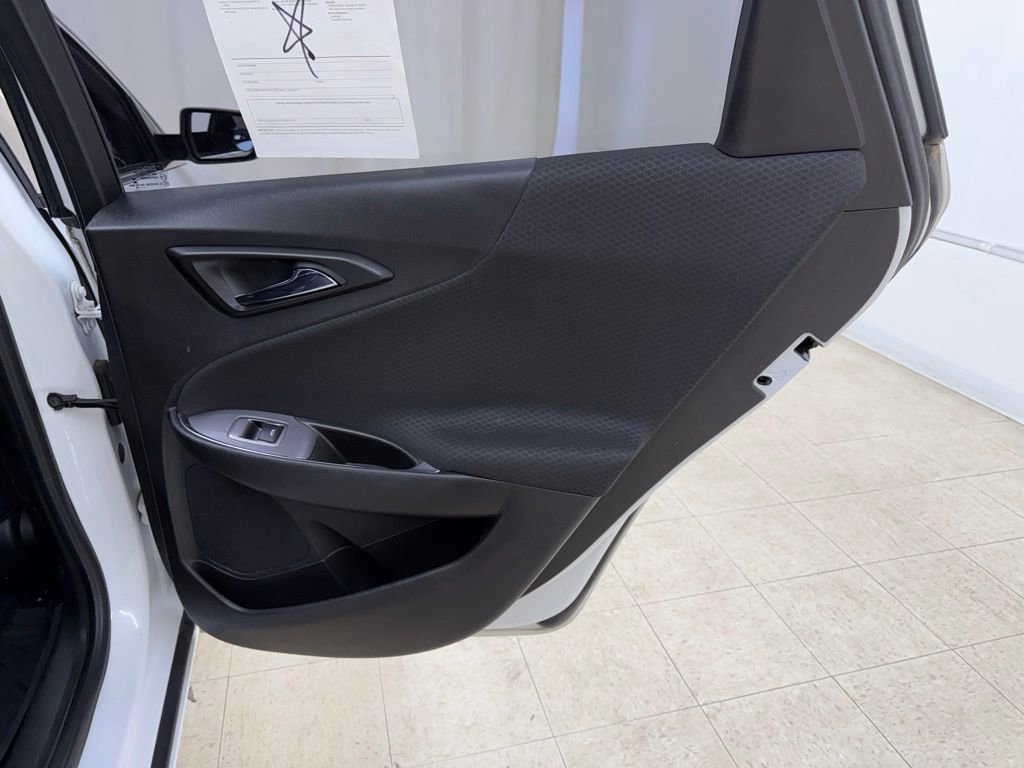 Used 2018 Chevrolet Malibu LT FWD image 12