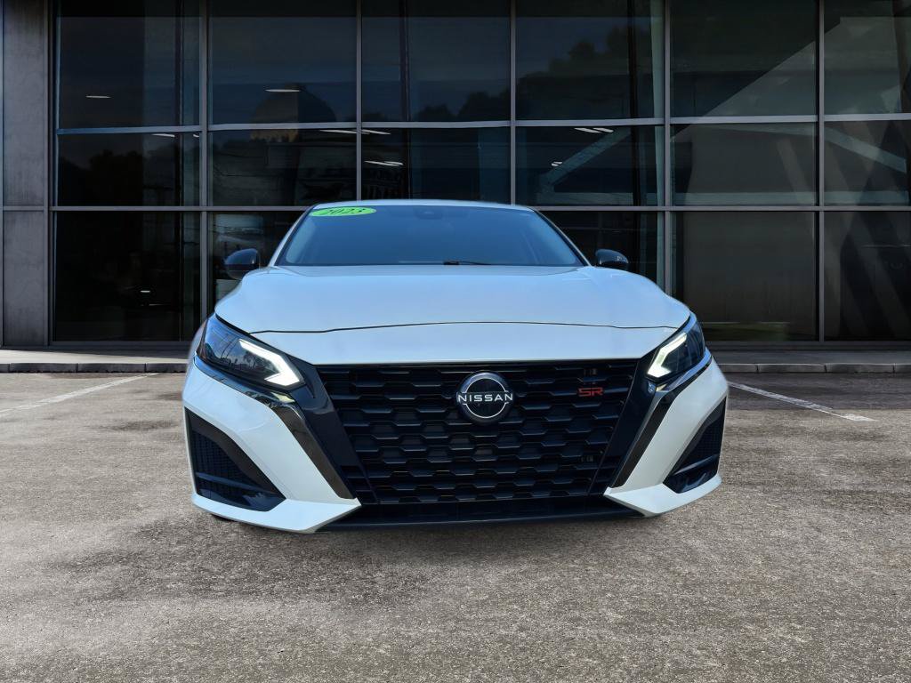 Used 2023 Nissan Altima 2.5 SR w/ SR Premium Package AWD/4WD image 2
