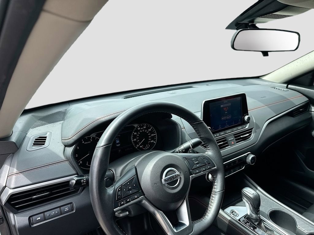 Used 2022 Nissan Altima 2.5 SR FWD image 11