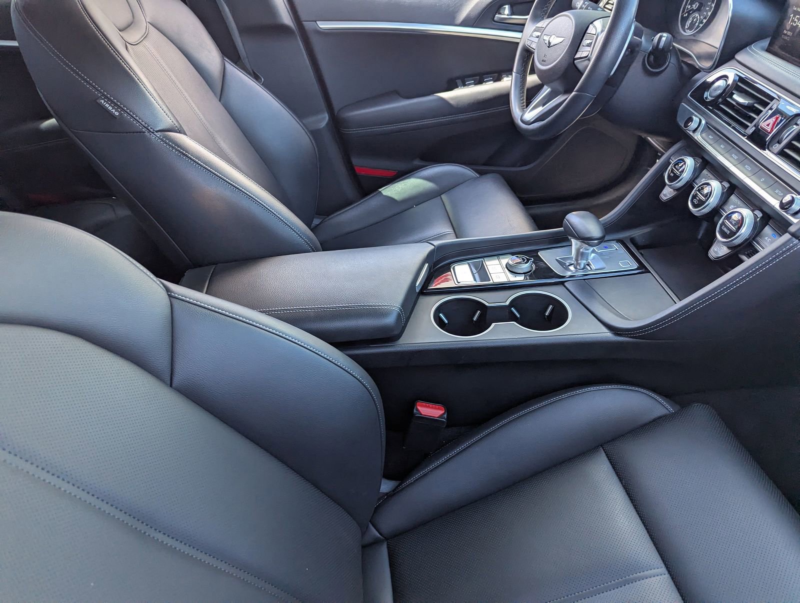 Used 2023 Genesis G70 2.0T image 11