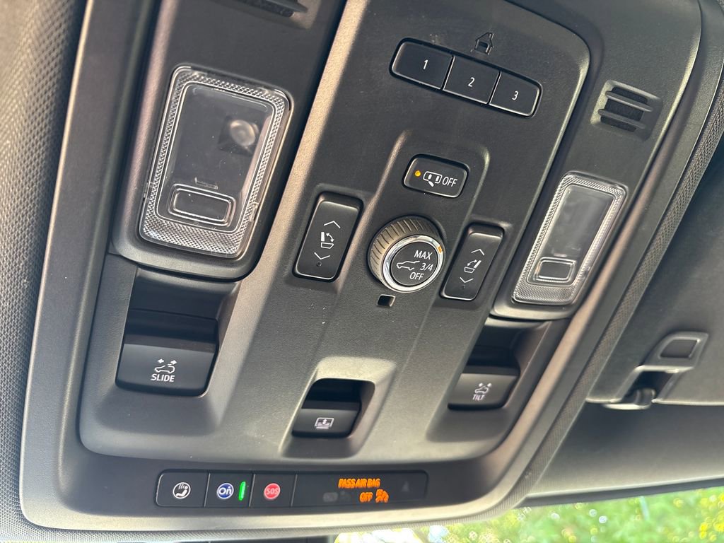 Used 2021 Chevrolet Tahoe Premier w/ Premium Package AWD/4WD image 36