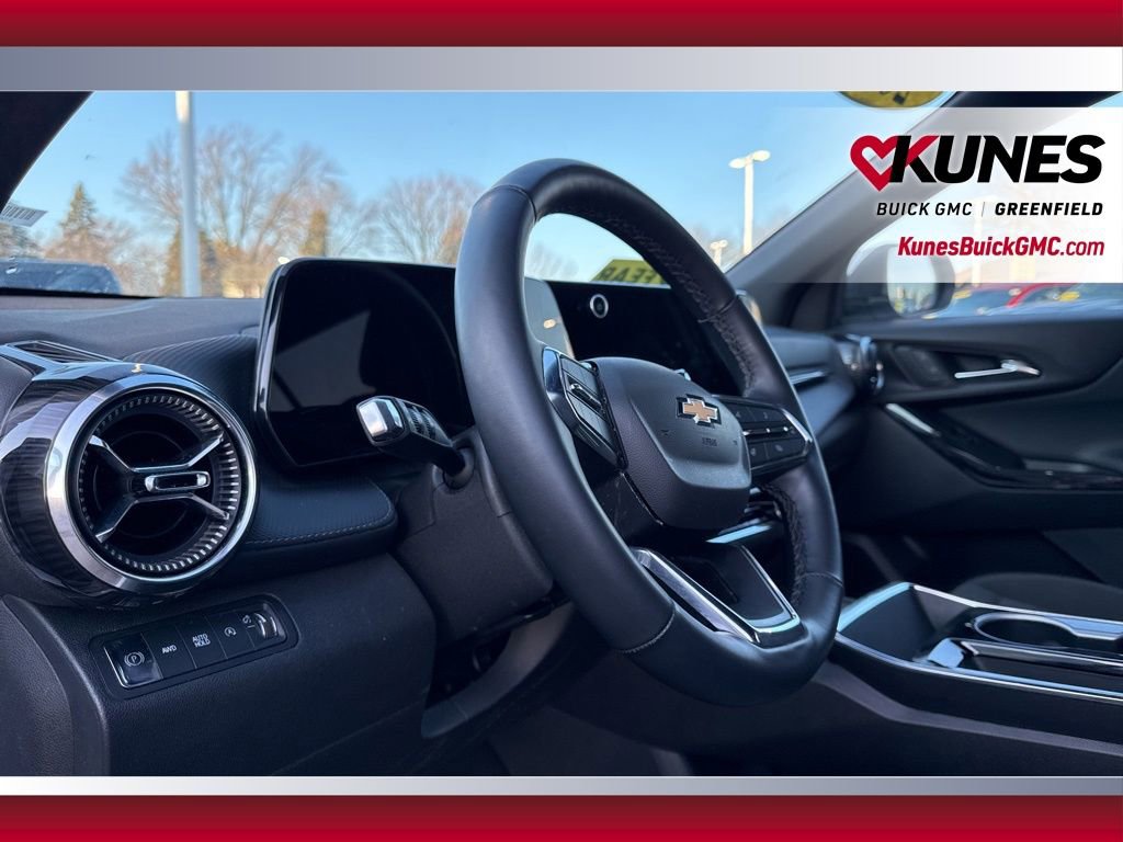 Used 2025 Chevrolet Equinox LT AWD/4WD image 14