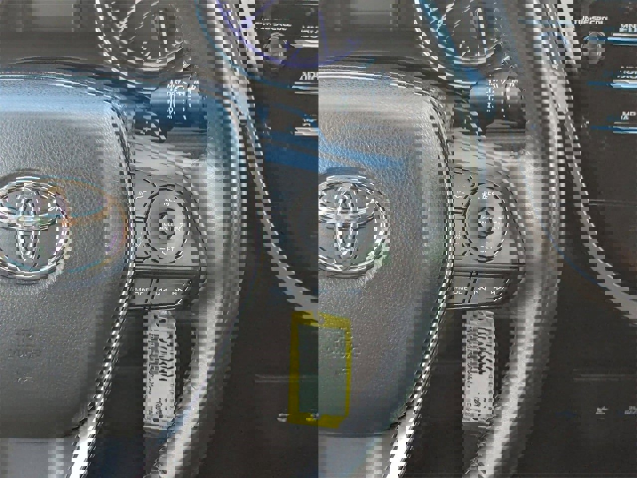 Used 2020 Toyota Camry image 18