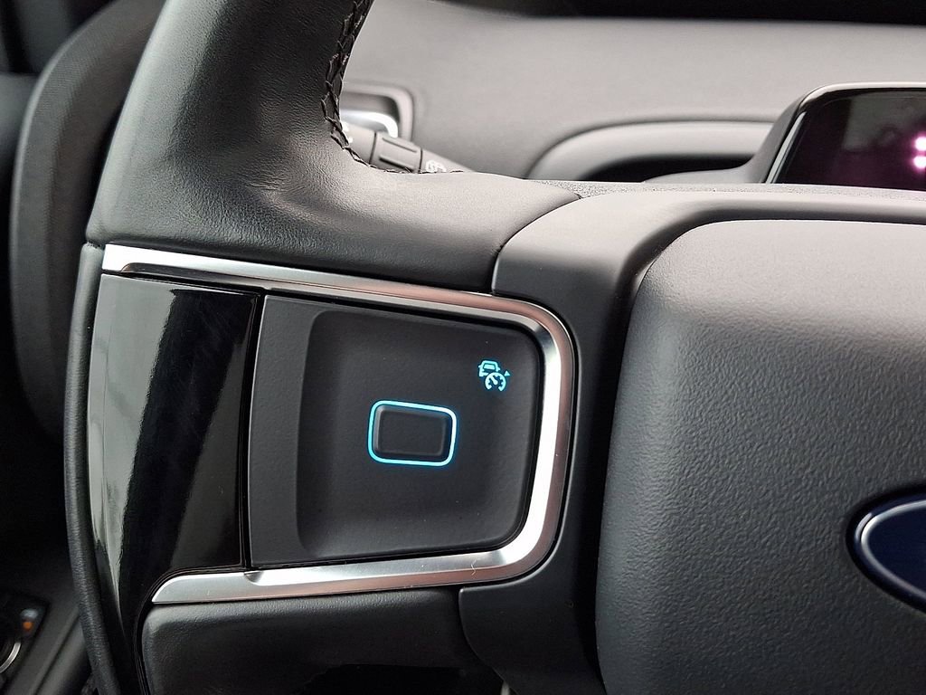 Certified 2025 Ford Expedition Max Platinum image 23