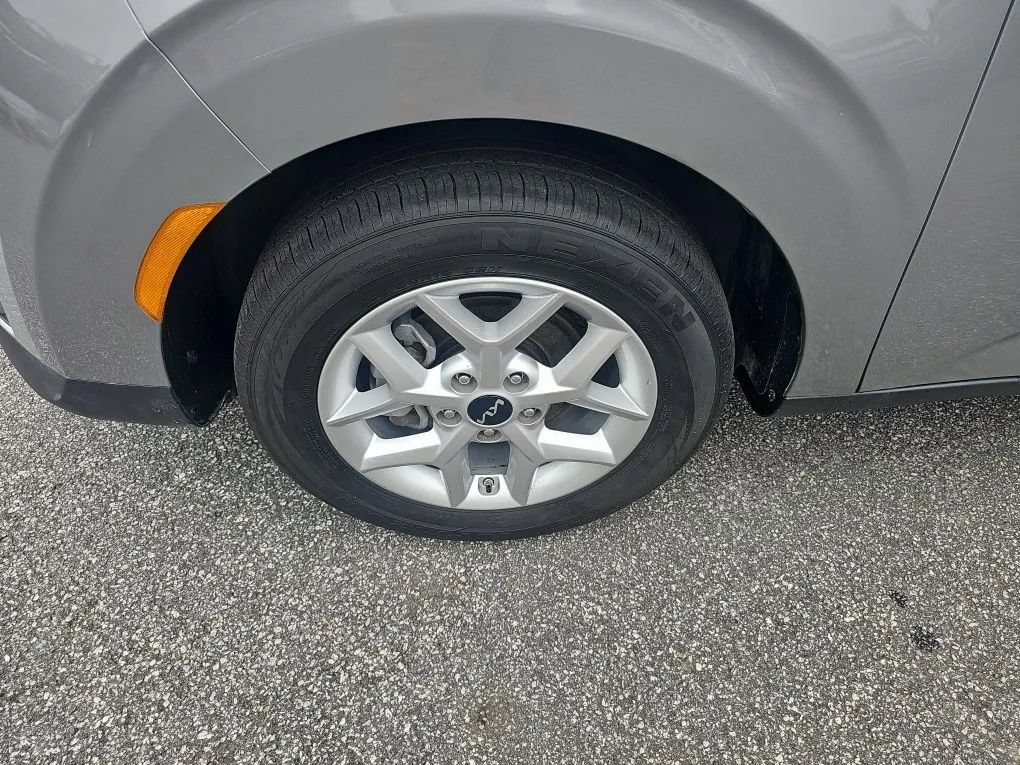 Used 2025 Kia Soul LX w/ LX Technology Package FWD image 9