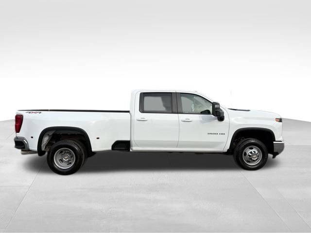 Used 2024 Chevrolet Silverado 3500 LT AWD/4WD image 9