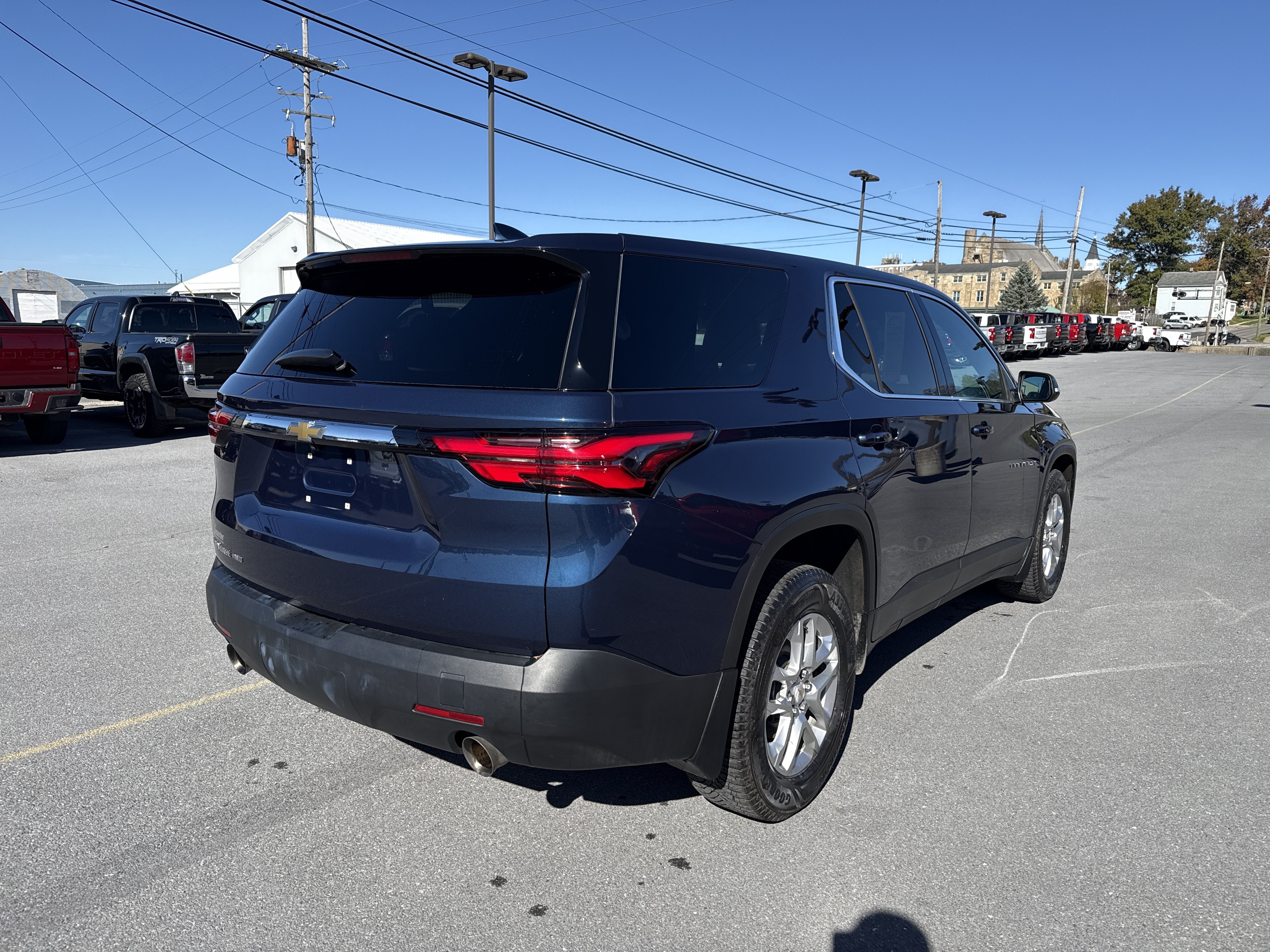 Used 2023 Chevrolet Traverse LS w/ Safety Package AWD/4WD image 3