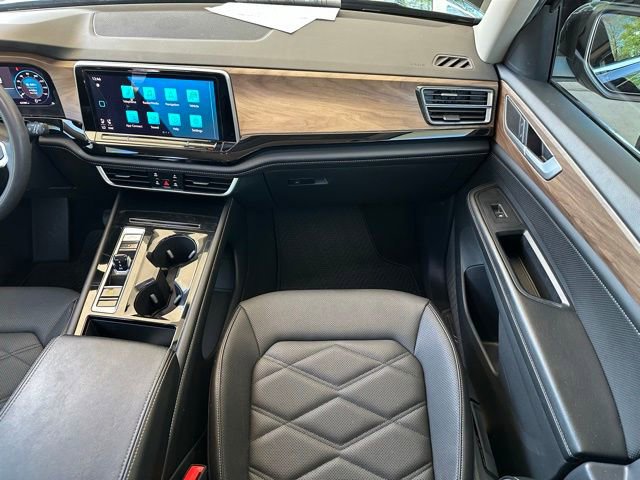 Used 2024 Volkswagen Atlas SE FWD image 11