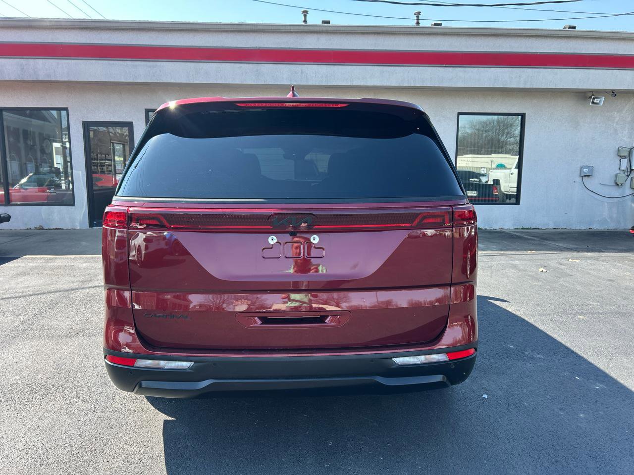 Used 2024 Kia Carnival LX FWD image 6