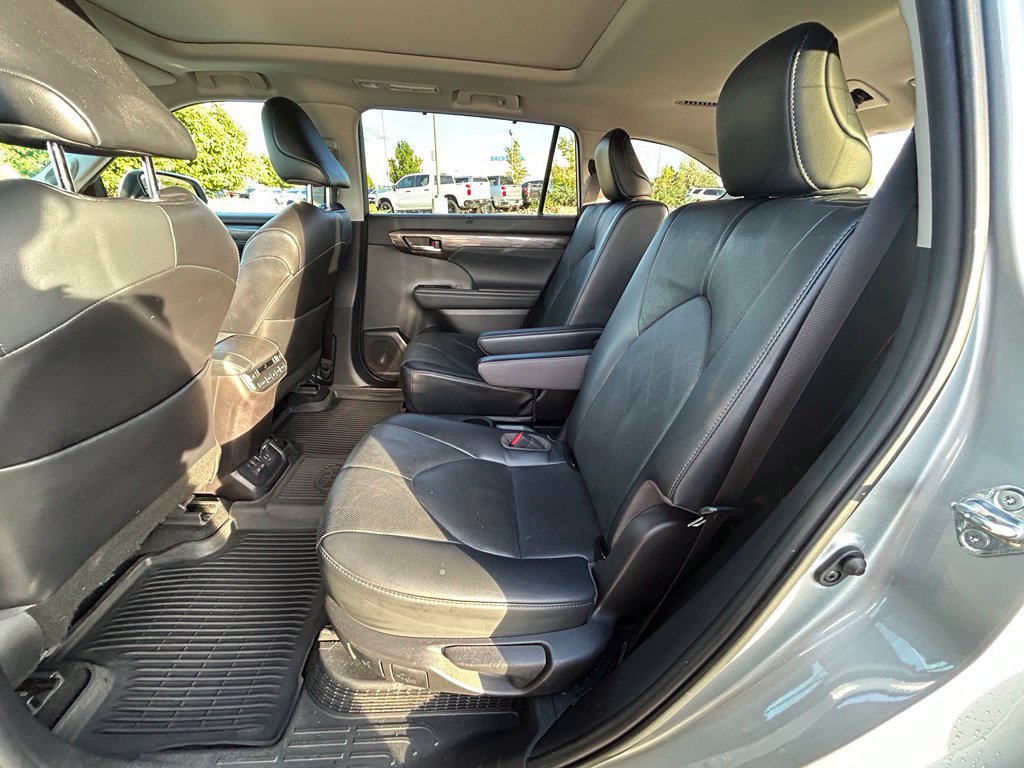 Used 2022 Toyota Highlander Platinum AWD/4WD image 27
