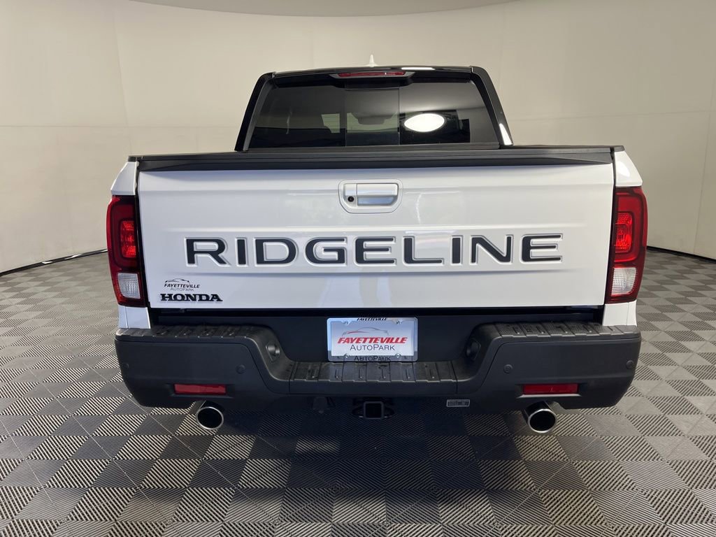 New 2026 Honda Ridgeline Black Edition image 4