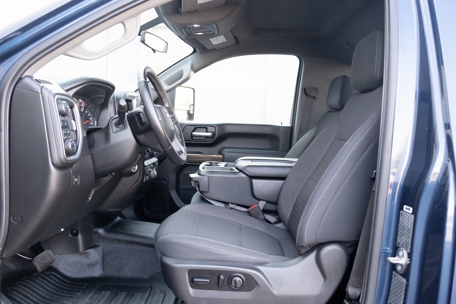 Used 2020 Chevrolet Silverado 3500 LT w/ Convenience Package image 10