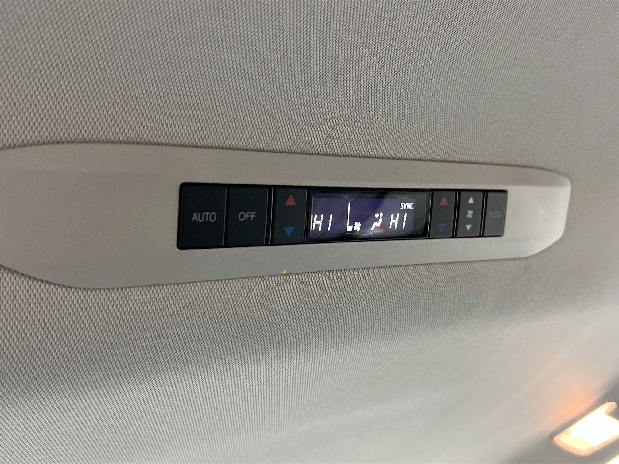 Used 2022 Toyota Sienna Limited AWD/4WD image 26