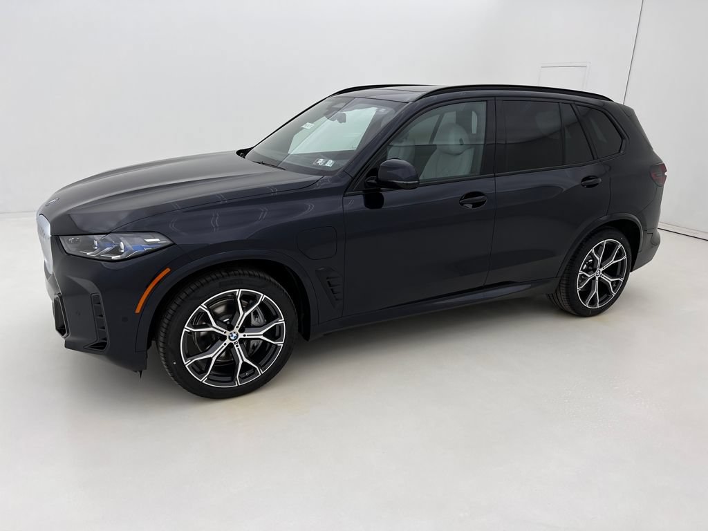 New 2026 BMW X5 xDrive50e w/ M Sport Package AWD/4WD image 2