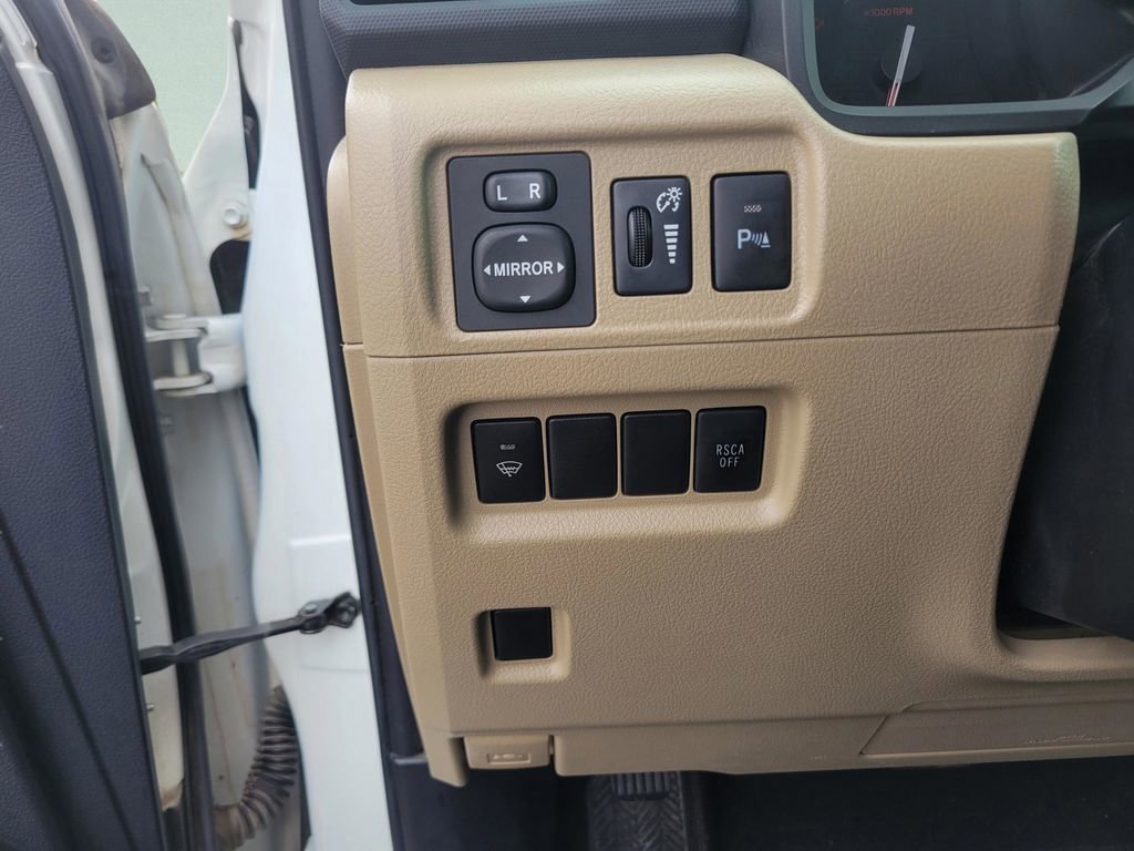 Used 2013 Toyota 4Runner SR5 w/ Convenience Pkg image 28