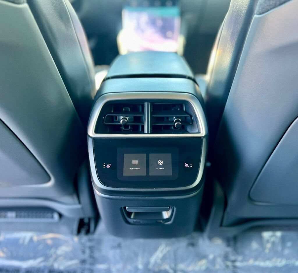 Used 2025 Lucid Air Pure RWD image 21
