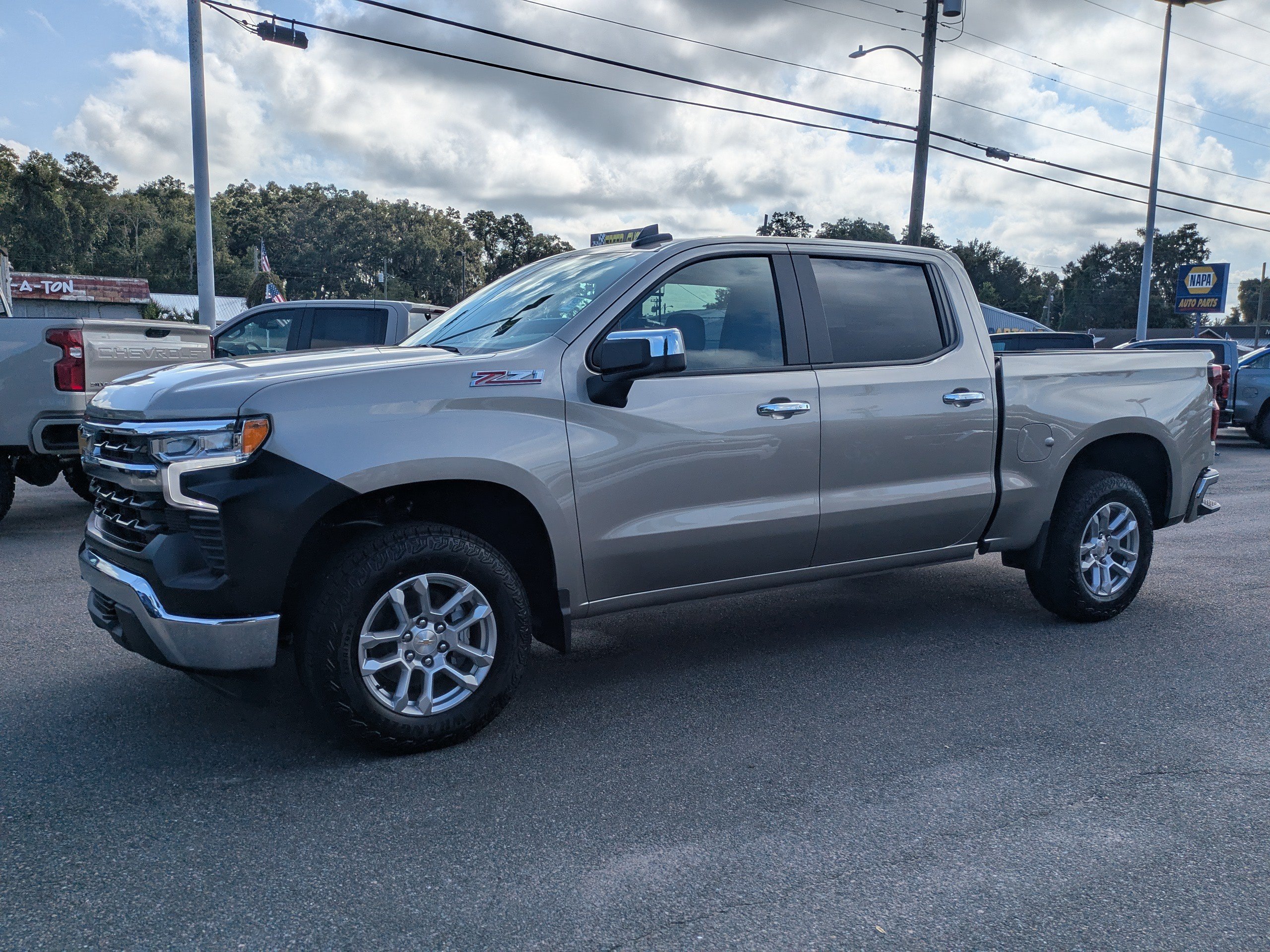 New 2026 Chevrolet Silverado 1500 LT w/ Z71 Off-Road Package AWD/4WD image 8