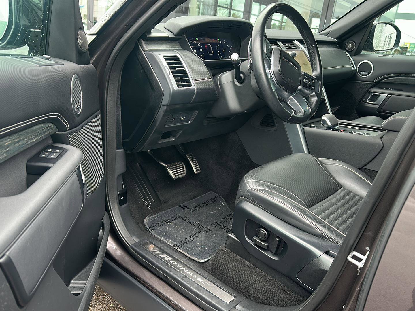 Used 2021 Land Rover Discovery HSE R-Dynamic image 11