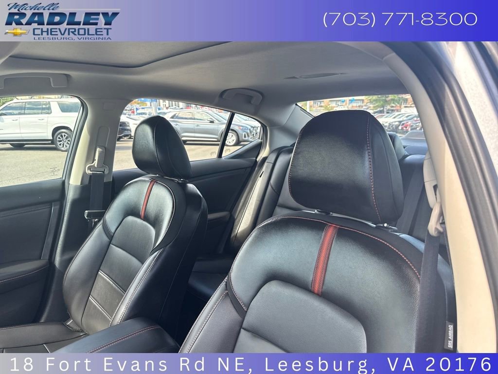 Used 2024 Nissan Sentra SR w/ SR Premium Package image 13