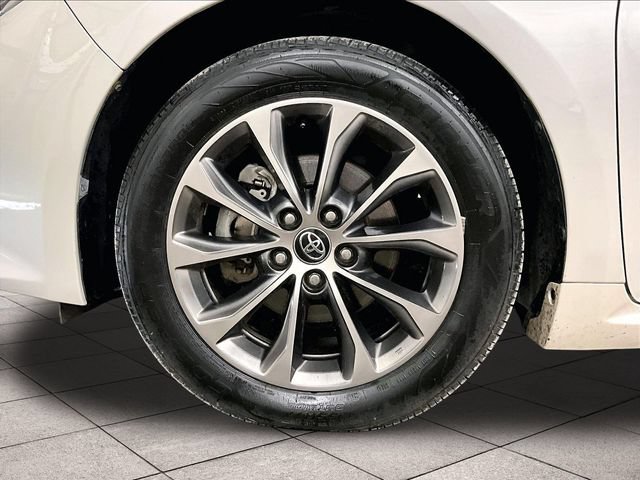 Used 2017 Toyota Avalon XLE Premium w/ All Weather Liner Package FWD image 9