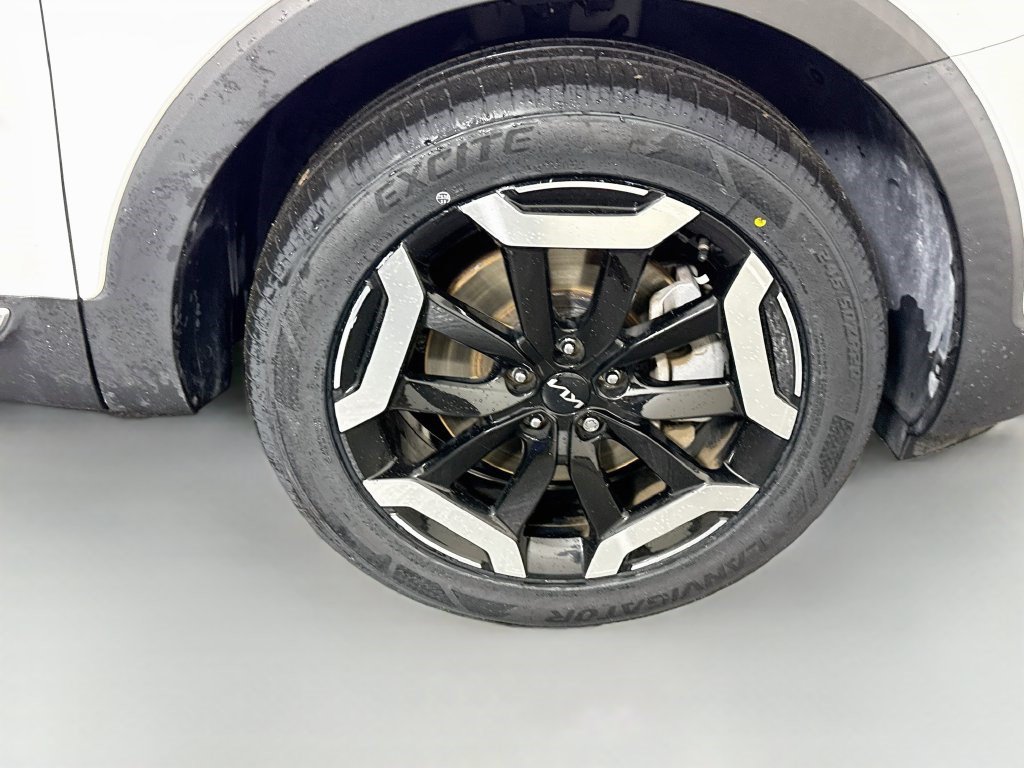 Used 2024 Kia Telluride EX w/ EX Captain's Chair Package FWD image 31