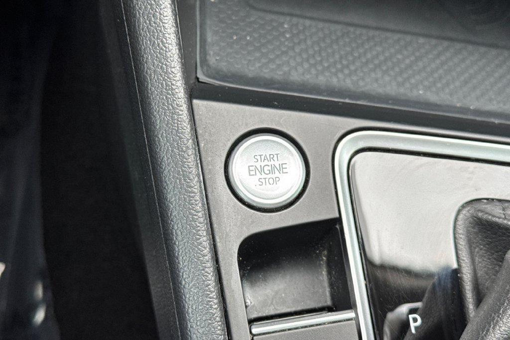 Used 2020 Volkswagen Jetta SEL FWD image 23