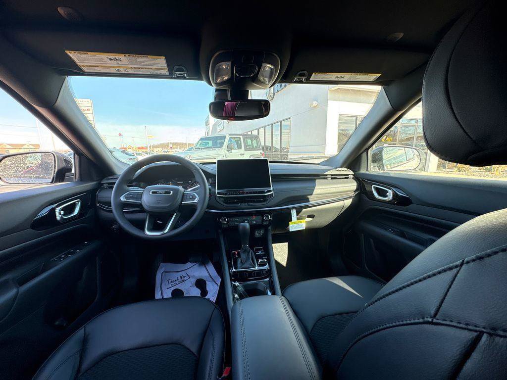 New 2026 Jeep Compass Latitude AWD/4WD image 12