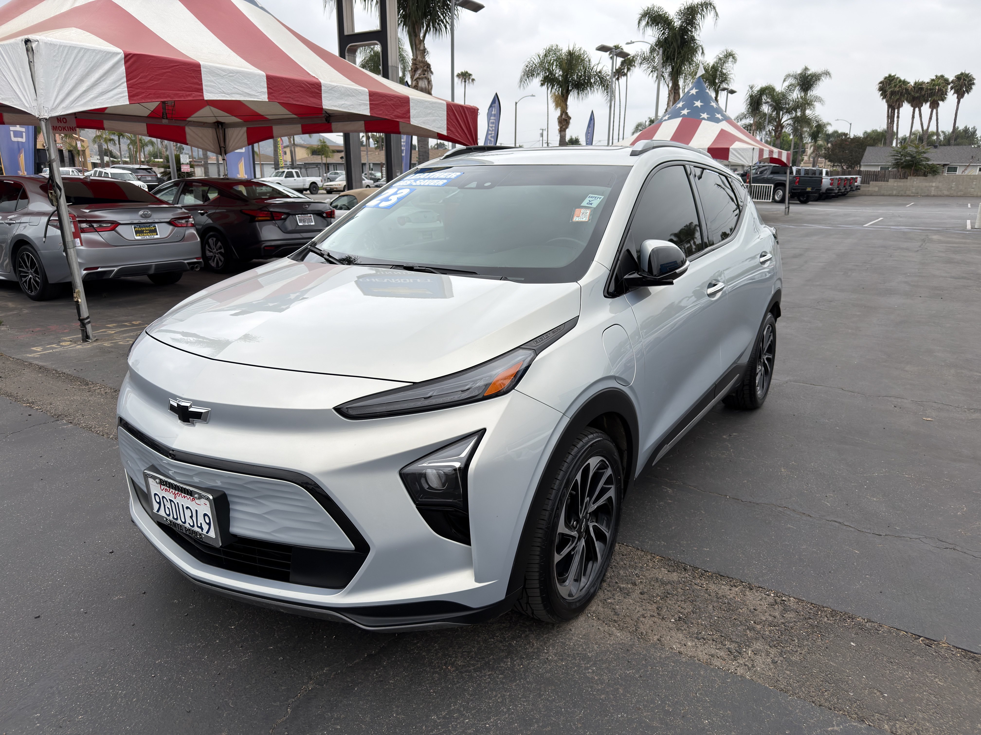 Used 2023 Chevrolet Bolt EUV Premier w/ Sun & Sound Package FWD image 4