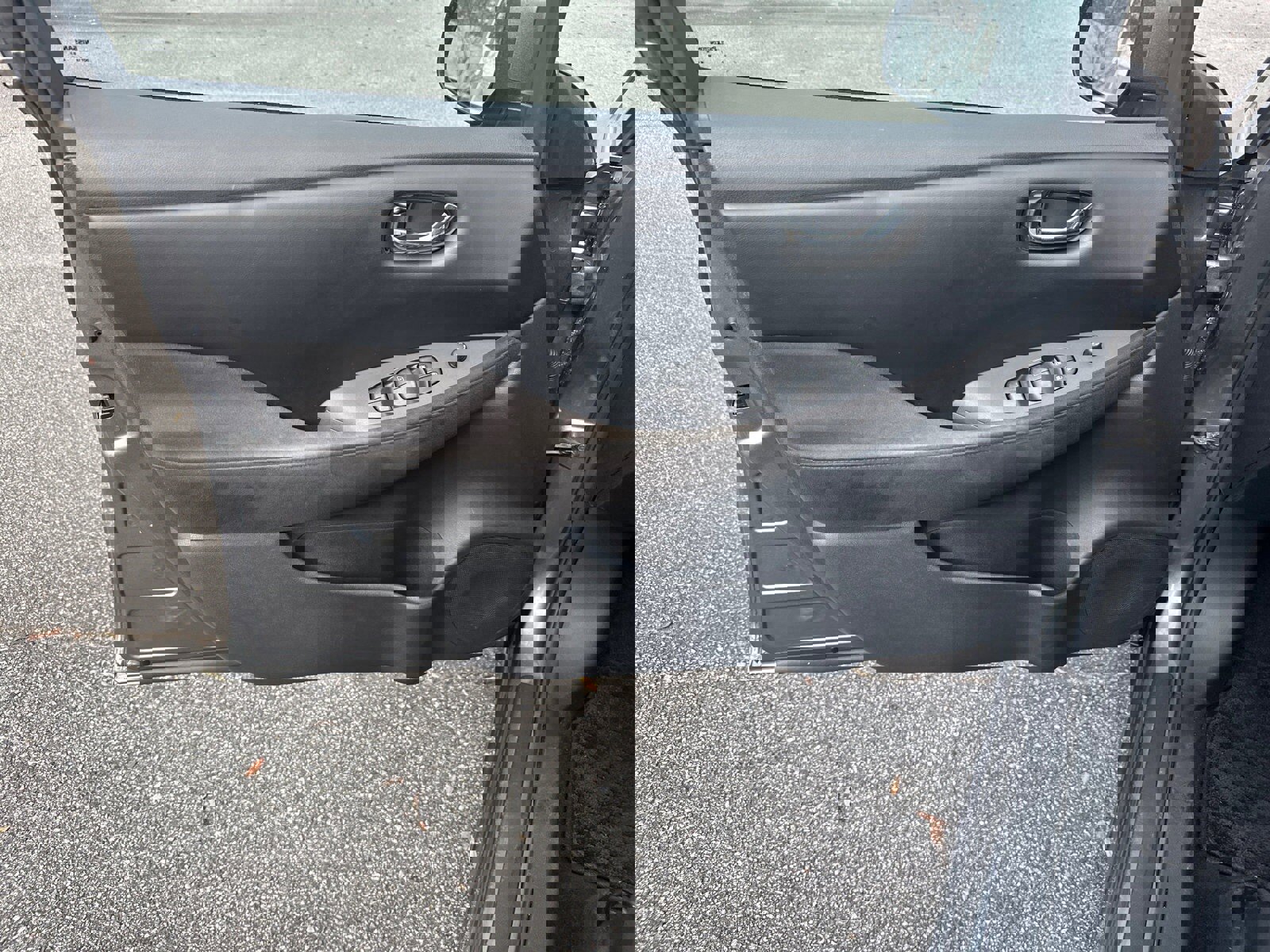 Used 2015 Nissan Leaf S w/ Charge Package image 10