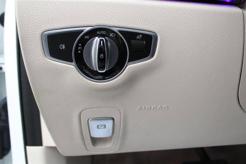 Used 2017 Mercedes-Benz E 300 image 18