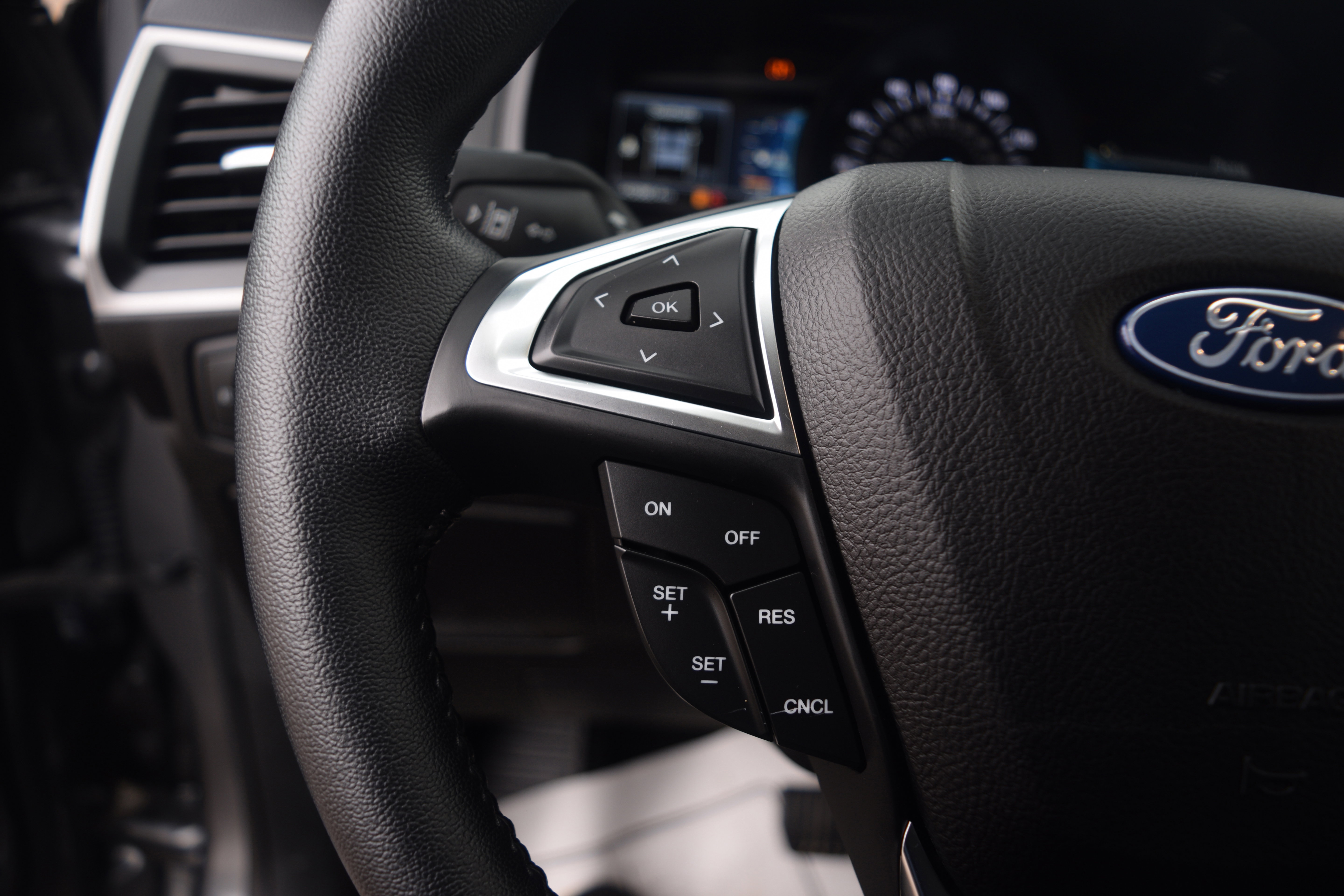 Used 2023 Ford Edge SEL w/ Convenience Package image 6