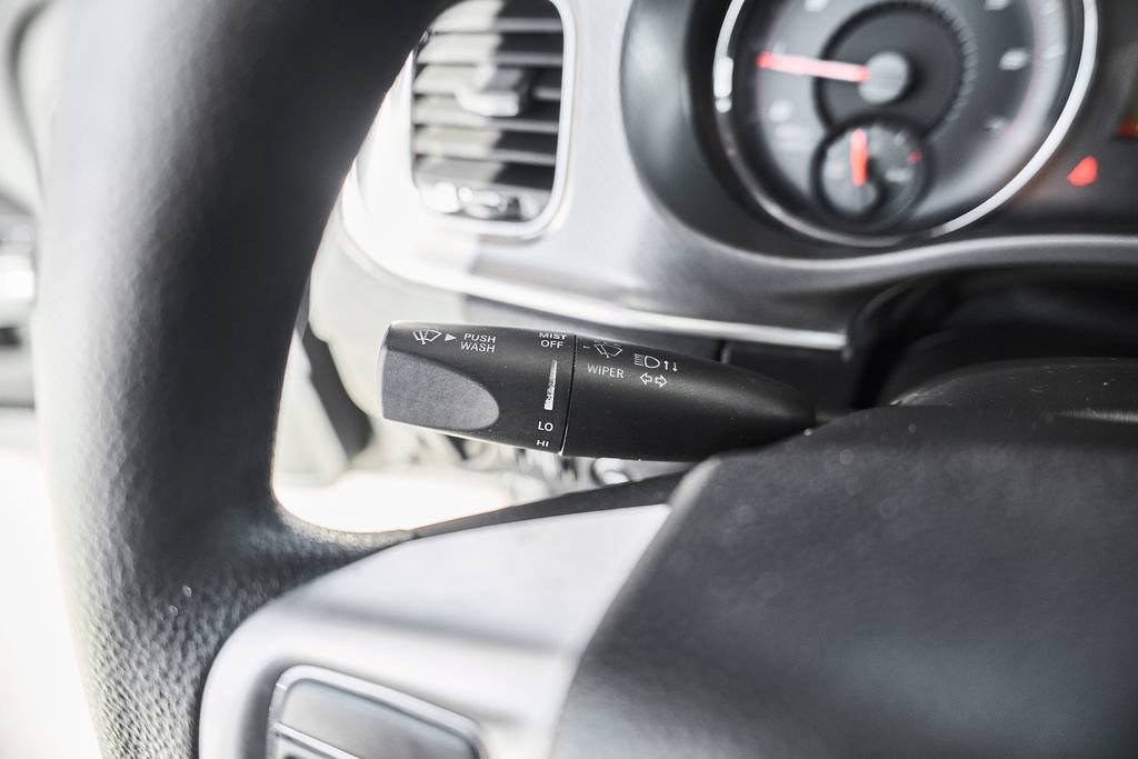 Used 2013 Dodge Charger SE RWD image 22
