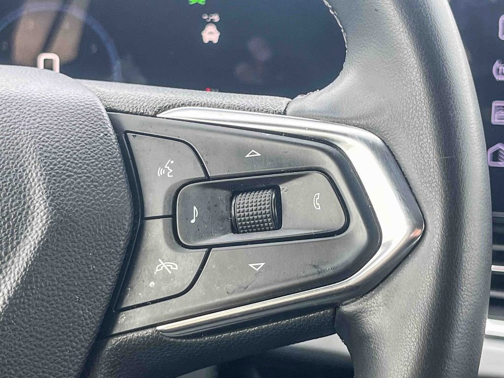 Certified 2025 Chevrolet Trax LT w/ LT Convenience Package image 19