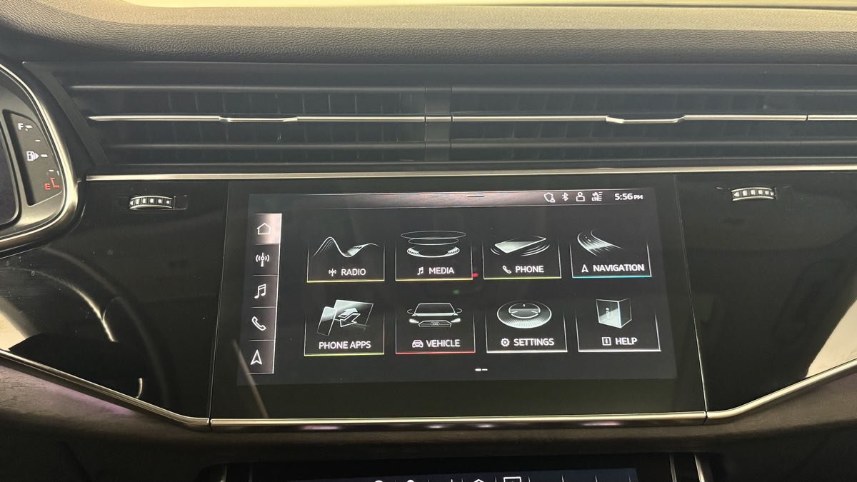 Used 2020 Audi Q8 Premium Plus w/ Premium Plus Package AWD/4WD image 22